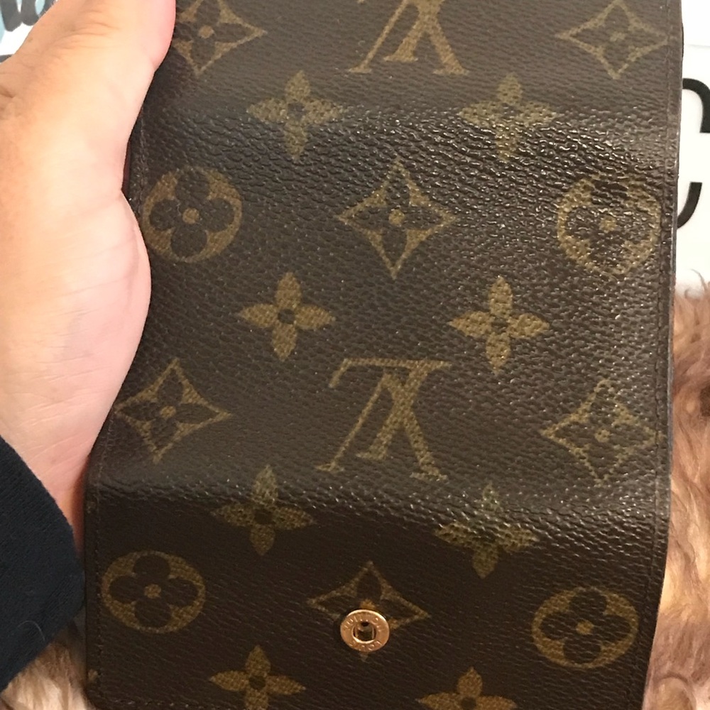 Price Firm Monogram Canvas 6 key ring holder - Picture 3 of 7